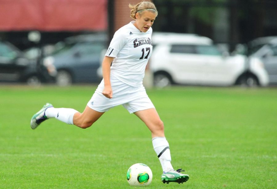 Fourth-year forward Natalia Jovanovic plays in a home game against St. Thomas on September 15, 2013.