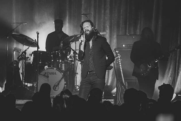 Buckle up your Birkenstocks: Last week at the Riviera, Father John Misty transported concertgoers to hipster heaven.