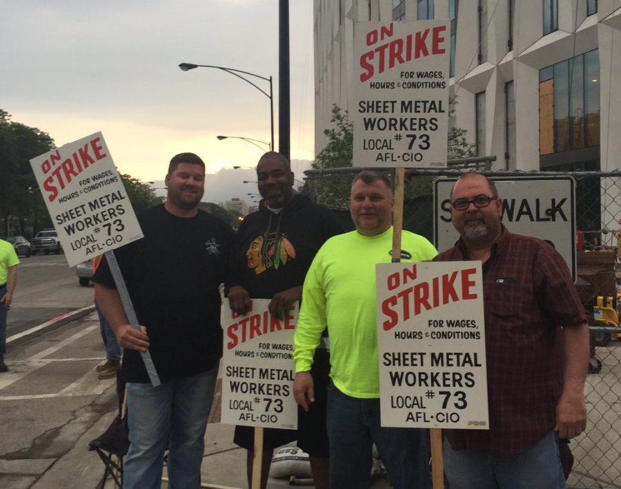 Sheet+Metal+Workers+on+strike+in+front+of+Campus+North.