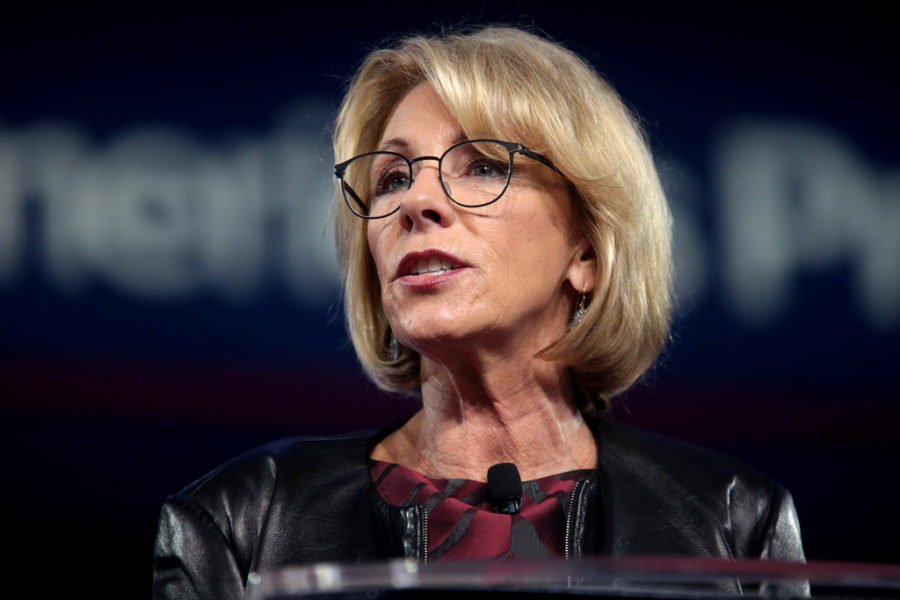 U.S.+Secretary+of+Education+Betsy+DeVos+speaking+at+the+2017+Conservative+Political+Action+Conference+%28CPAC%29+in+National+Harbor%2C+Maryland.