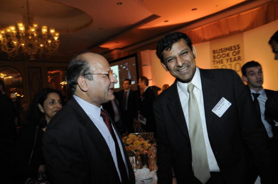 Professor Raghuram Rajan (right) speaks to author Liaquat Ahamed (left).