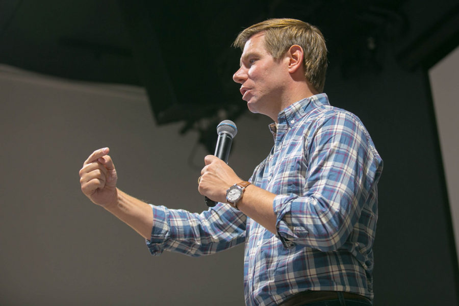 Rep.+Eric+Swalwell+%28D-CA%29+speaks+to+constituents.