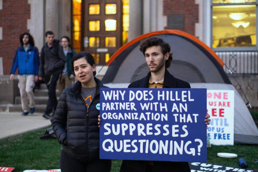 Protesters with UChicago IfNotNow sit in outside UChicago Hillel to protest Birthright.