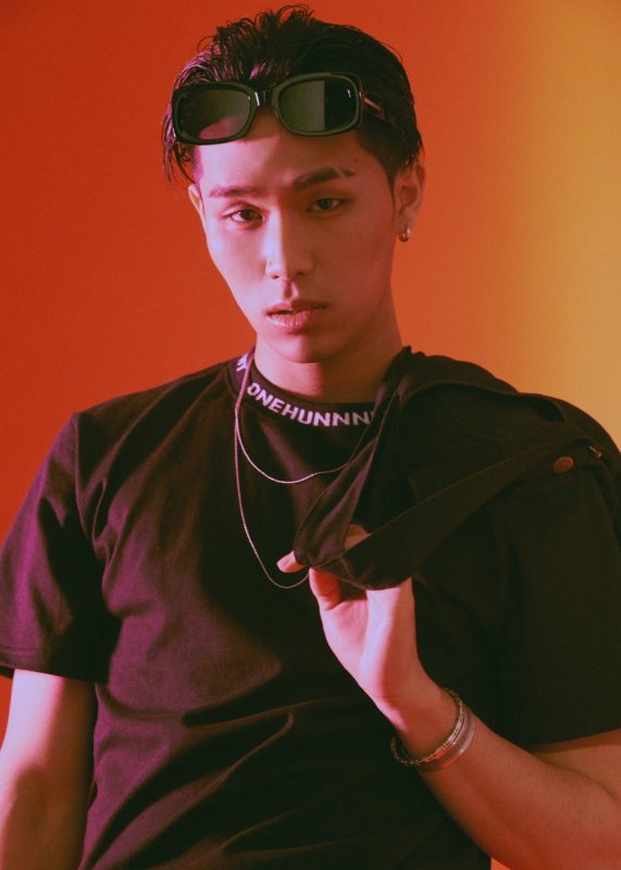 Sik-K demonstrated his musical versatility, wooing his audience with both sultry and upbeat melodies.