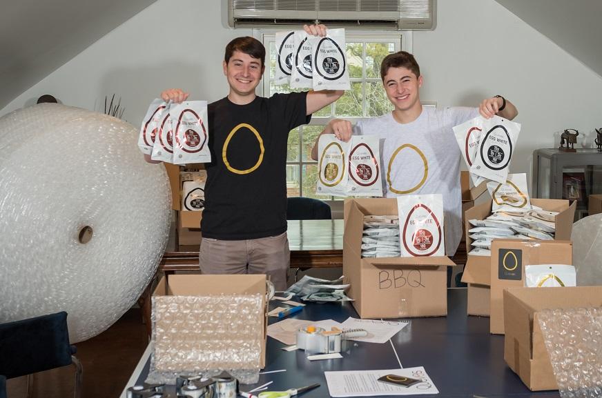 Quevos co-founders Nick Hamburger (left) and Zach Schreiber (right)