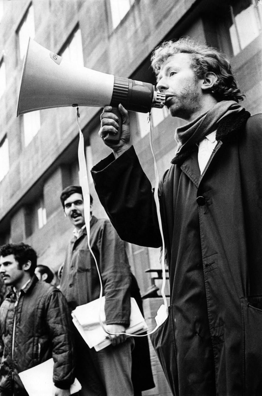 A student protester speaks in front of the admin building in 1969.
