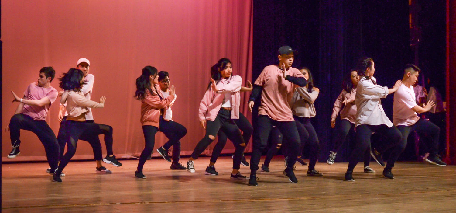 FIA Modern, a dance group from UIC, was a guest performer on Friday.