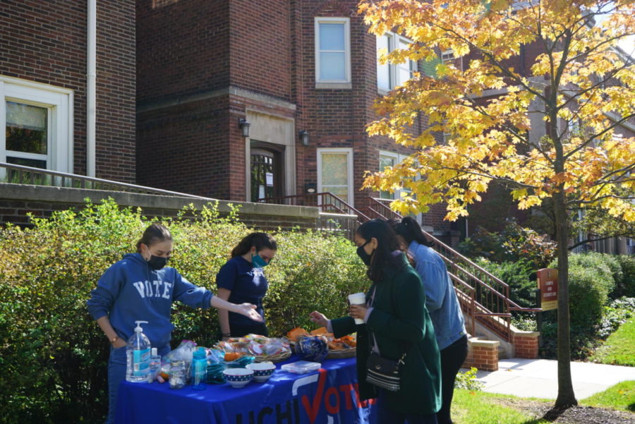 UChiVotes members tabled outside the Institute of Politics (IOP) and answered student questions.