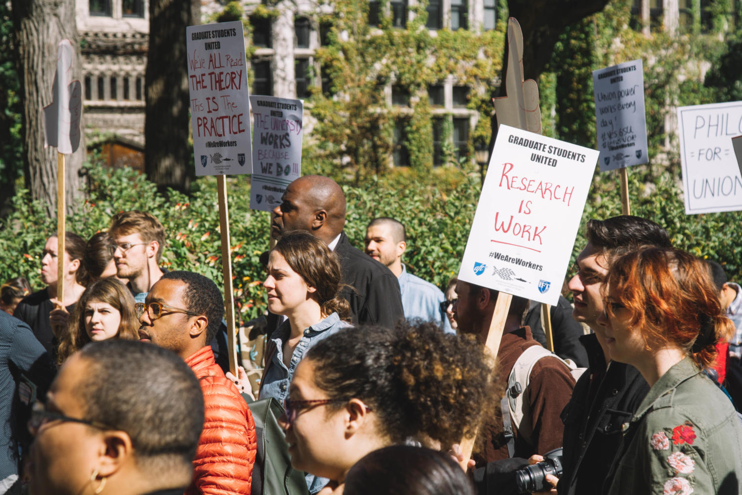 GSU members picket, October 2017.