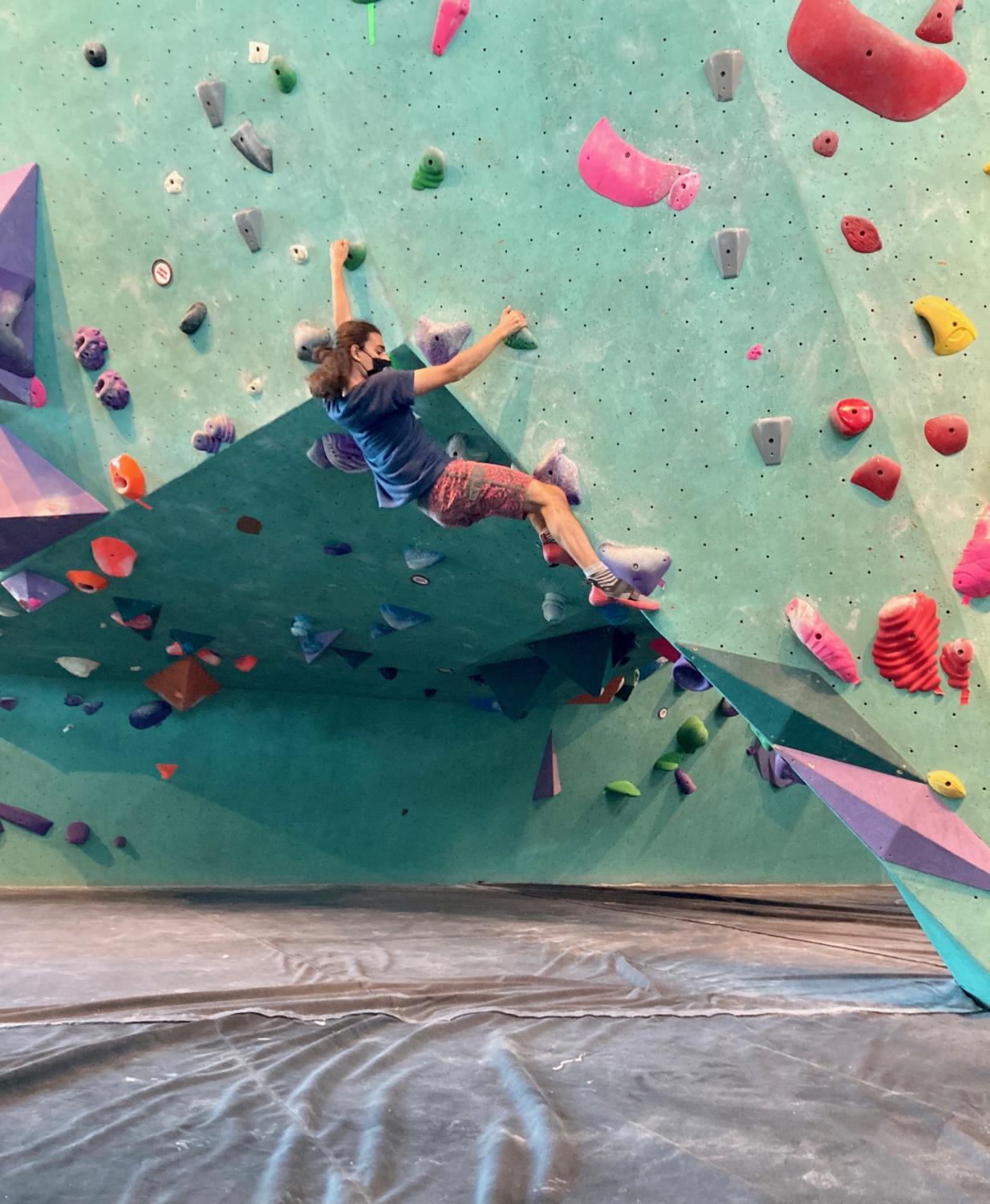 Marcus rock climbing in Texas before returning to Chicago for the Autumn 2021 quarter.