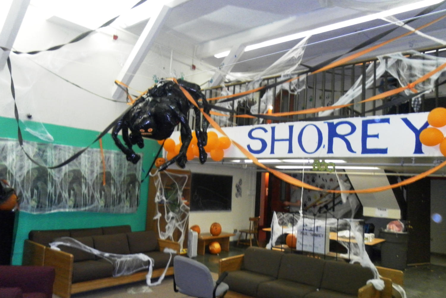 The Shorey Lounge before rennovations took place over spring beak.