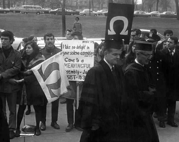 Student protesters called for an end to the Vietnam War at the induction of University President Edward Levi in 1968.