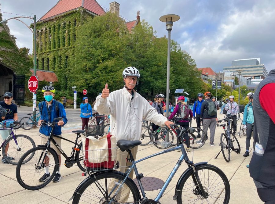 Boyer leading his Autumn Quarter bike tour.