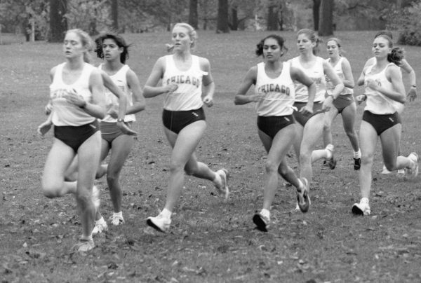 Students on the Womens Cross Country team in 1994. Courtesy of the University of Chicago Special Collections Research Center.