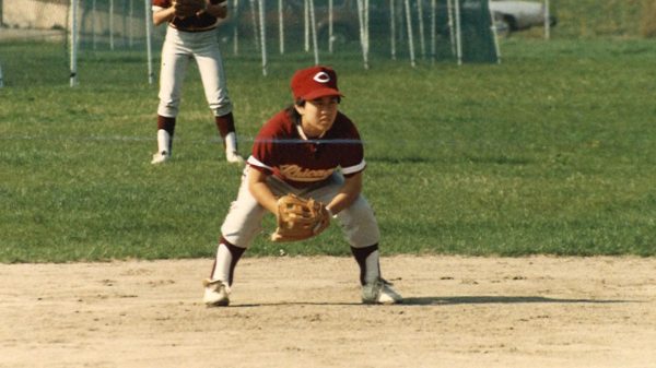 Kim Ng playing the infield during her days as captain of the UChicago Softball team.