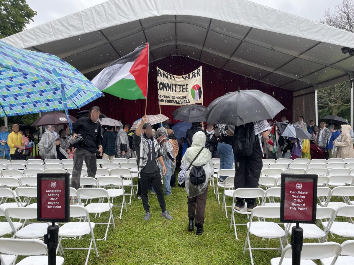 Pro-Palestine+protesters+rally+in+front+of+a+convocation+event+near+Ida+Noyes+Hall.