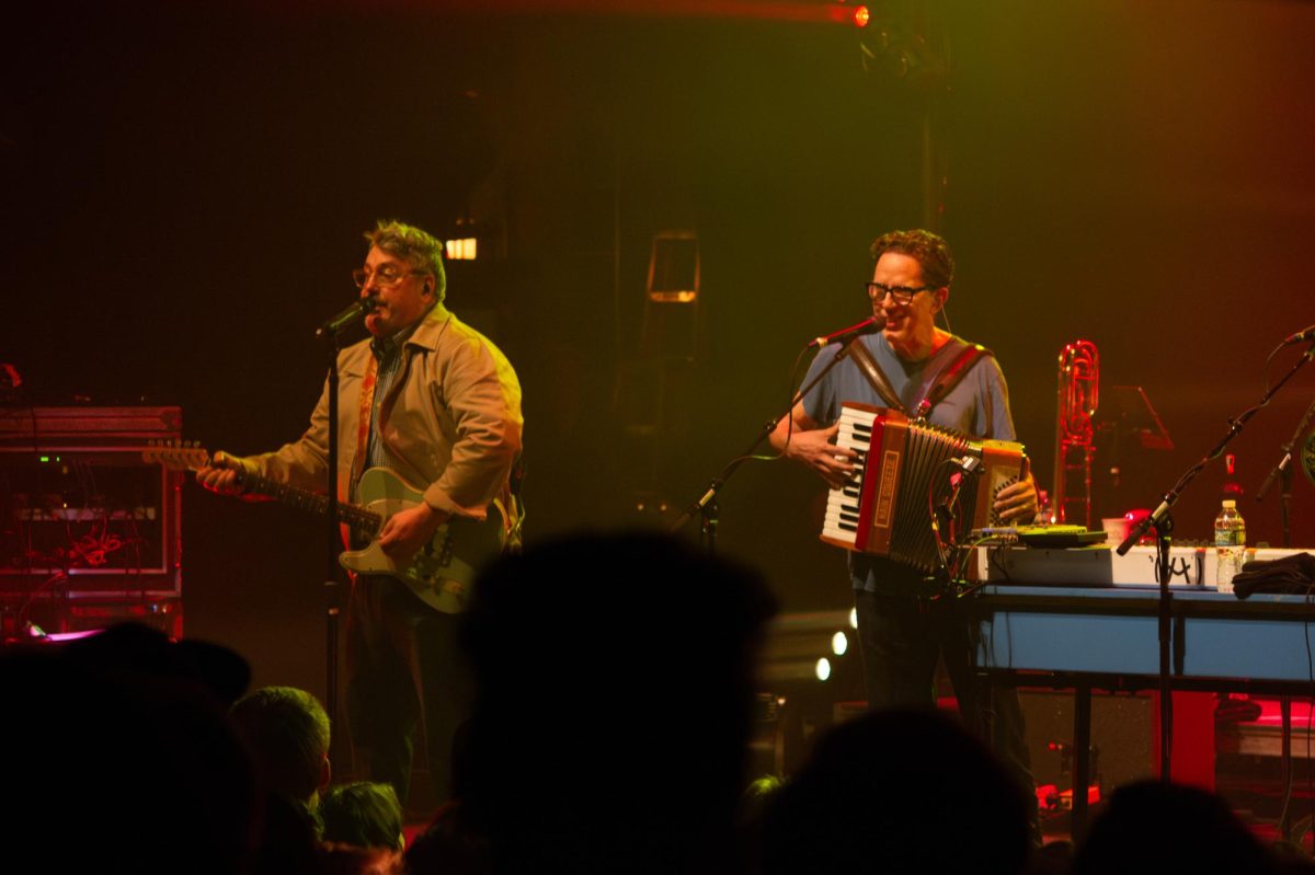 John Flansburgh (left) and John Linnell (right) perform Doctor Worm.
