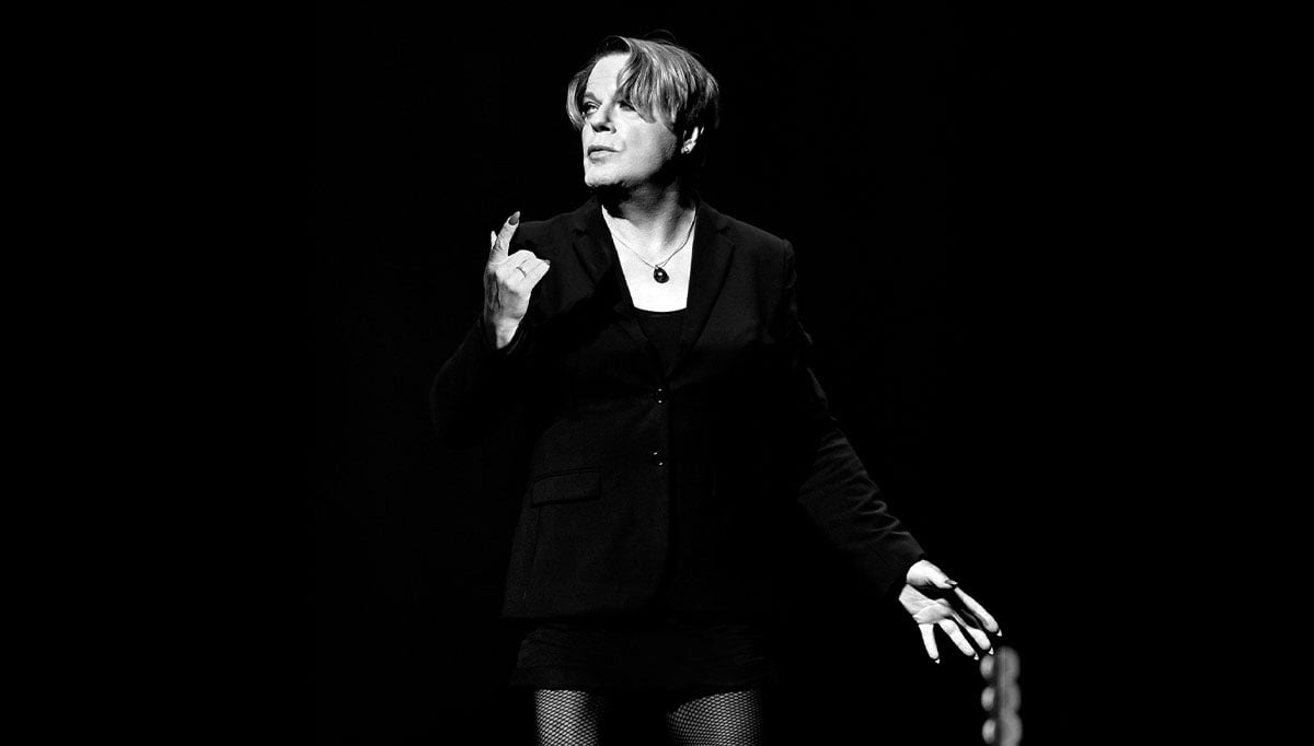 Eddie Izzard performs "Hamlet" at the Chicago Shakespeare Company. Courtesy the Chicago Shakespeare Company. 