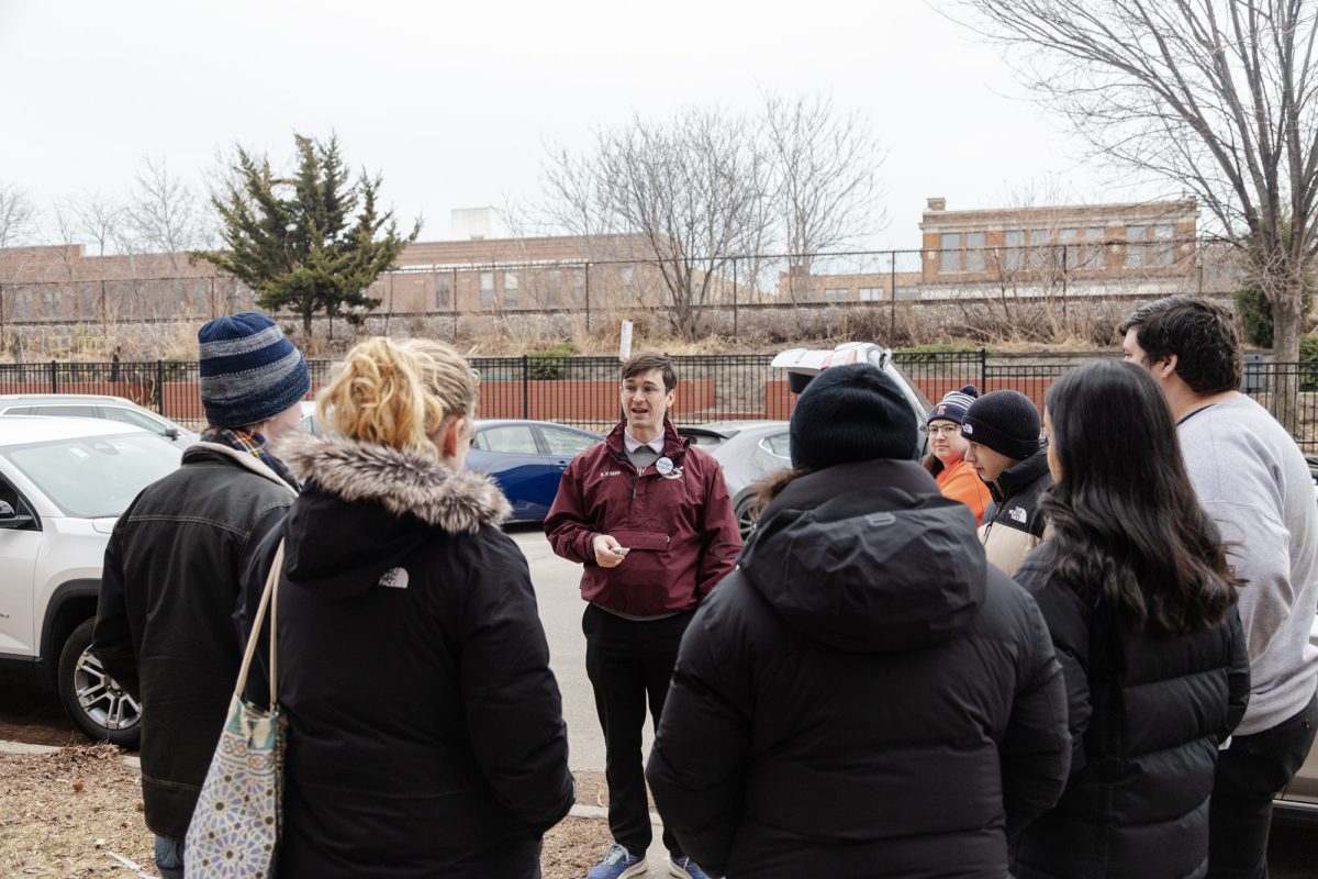 Six UChicago students joined Knapp, a 27-year-old data analyst, to canvass in Ravenswood as early voting got underway.